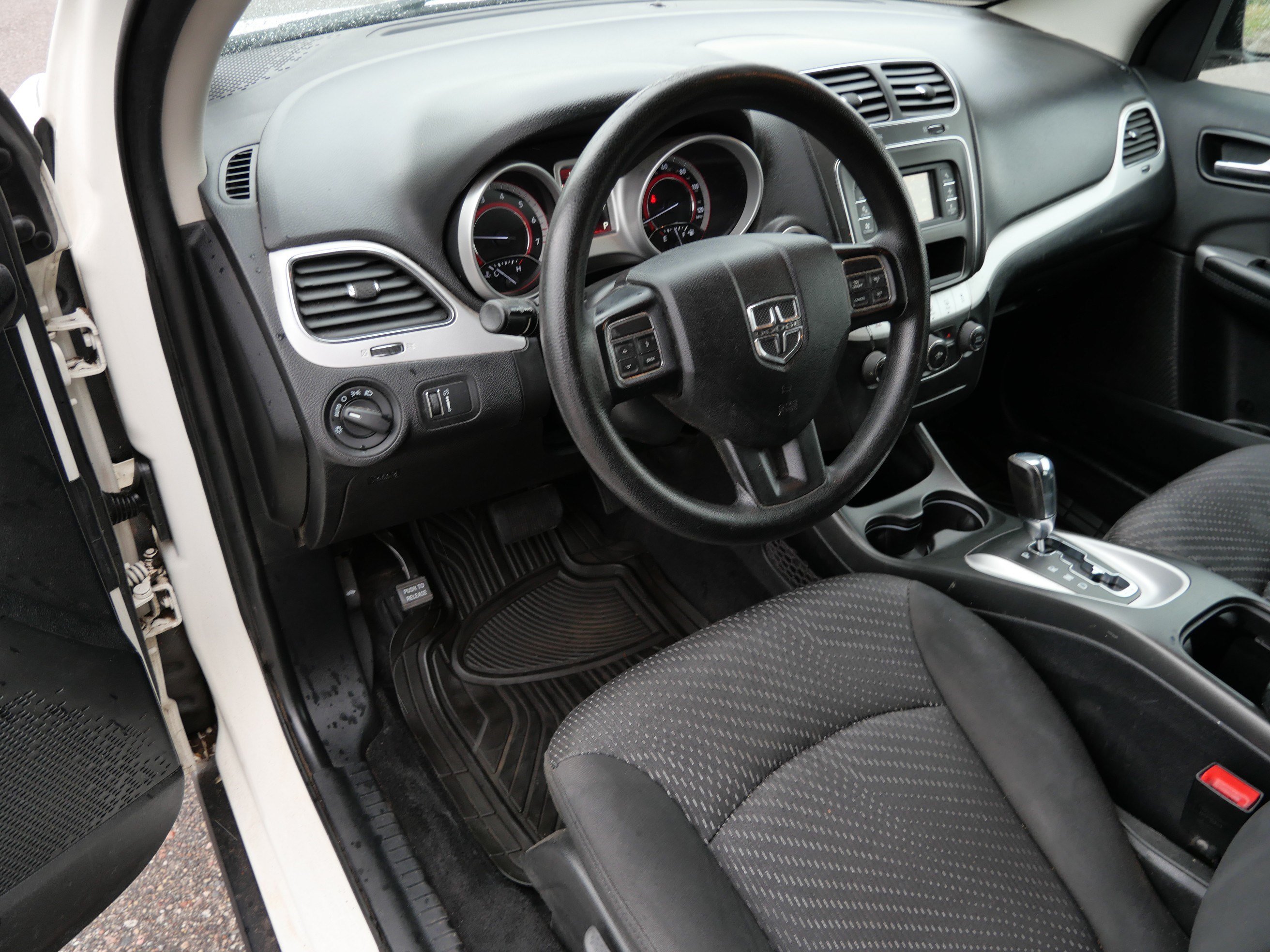 Used 2017 Dodge Journey SE FWD image 19
