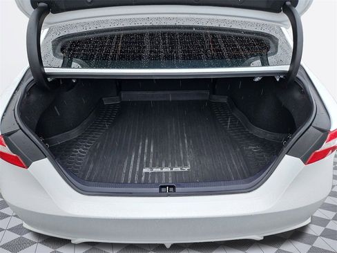 Used 2020 Toyota Camry SE image 23