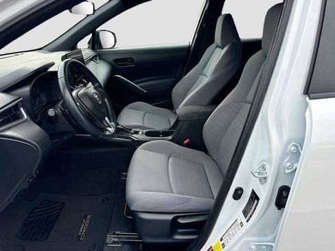 Used 2023 Toyota Corolla Cross SE image 30