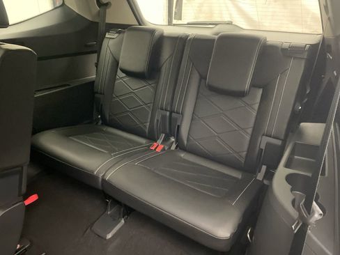 Used 2024 Volkswagen Atlas SE AWD/4WD image 25