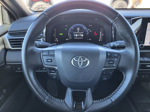 Certified 2025 Toyota Camry SE image 9