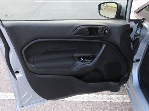 Used 2019 Ford Fiesta SE FWD image 12
