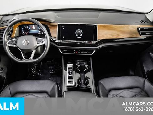 Used 2025 Volkswagen Atlas SE image 26