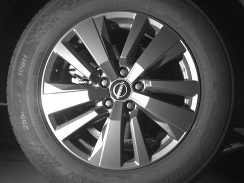 Used 2025 Nissan Pathfinder SV image 15