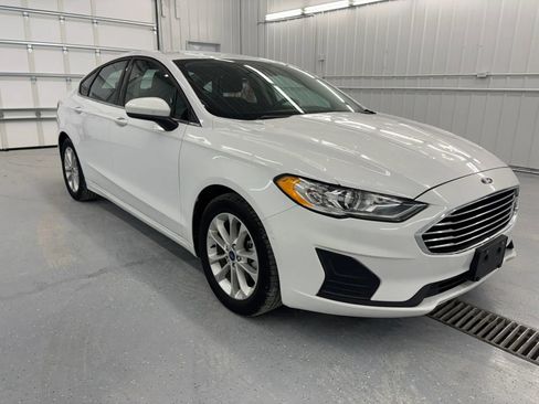 Used 2020 Ford Fusion SE FWD image 14