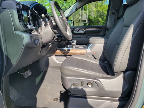 Used 2026 Chevrolet Silverado 1500 LT Trail Boss w/ Convenience Package II image 37