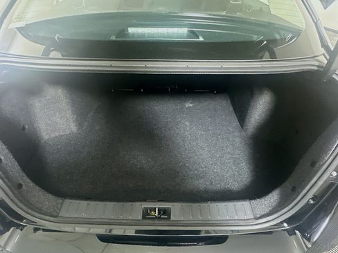 Used 2025 Nissan Versa SV FWD image 27