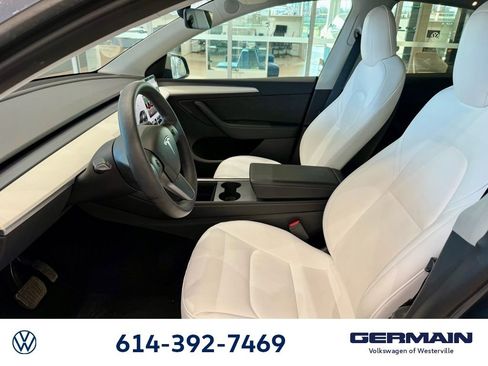 Used 2022 Tesla Model Y Long Range image 12