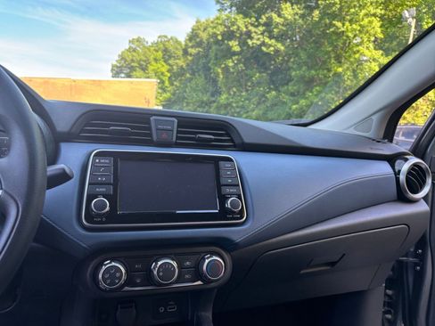 Used 2025 Nissan Versa SV FWD image 17