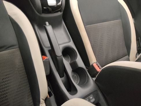 Used 2021 Nissan Versa SV FWD image 26