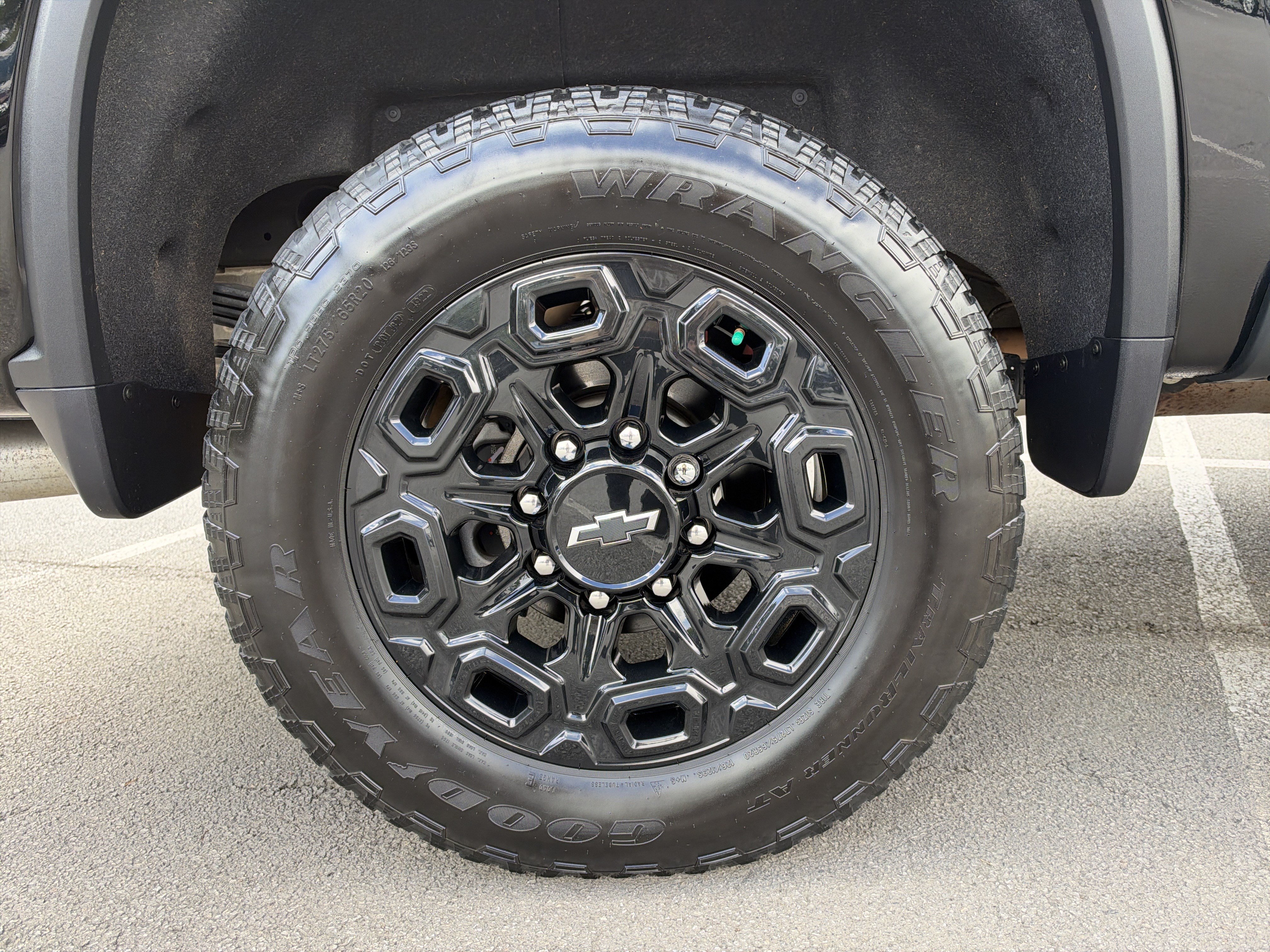 Used 2023 Chevrolet Silverado 2500 LT w/ Midnight Edition AWD/4WD image 21