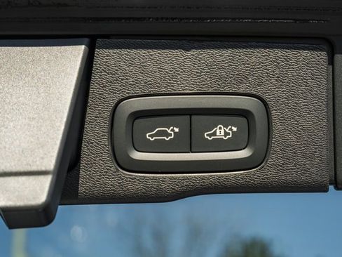 New 2026 Volvo XC60 T8 Plus image 11