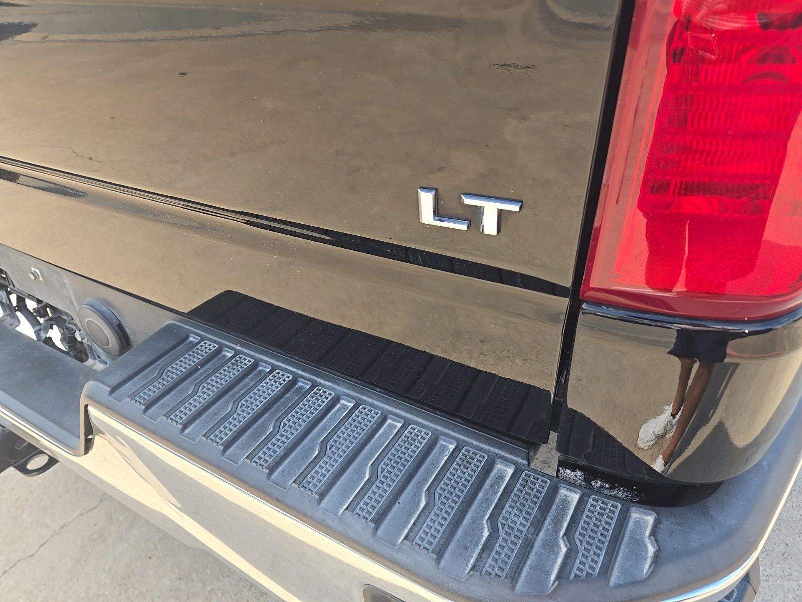 Used 2020 Chevrolet Silverado 1500 LT w/ Texas Edition AWD/4WD image 5