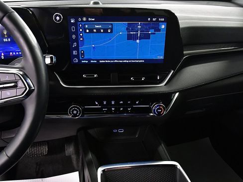 Used 2025 Chevrolet Equinox LT w/ Safety and Technology Package image 23