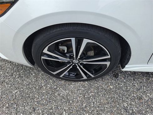 Used 2023 Nissan Sentra SR w/ SR Premium Package image 5