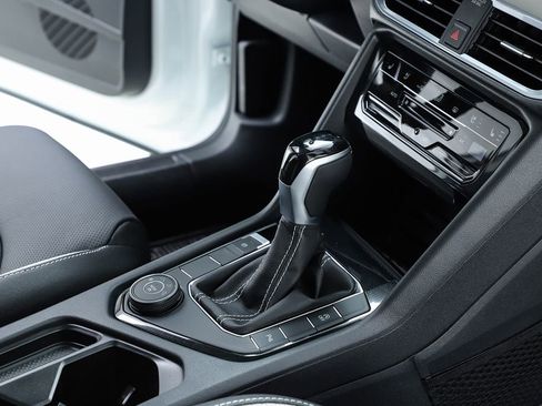 New 2026 Volkswagen Taos SEL image 71