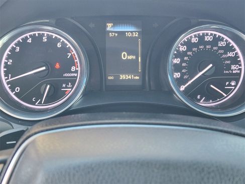 Used 2019 Toyota Camry SE image 15