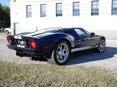 Used 2005 Ford GT image 7