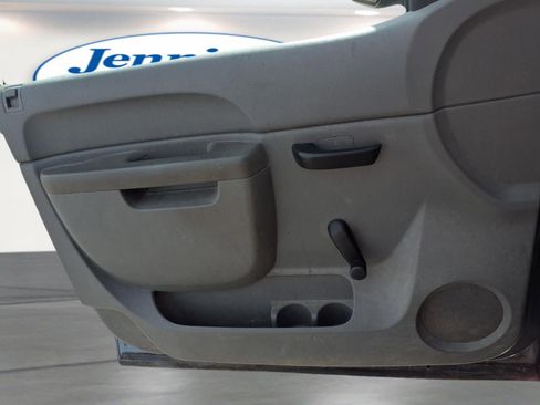 Used 2012 Chevrolet Silverado 2500 W/T w/ Snow Plow Prep Package image 14