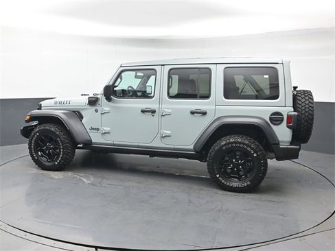 Used 2023 Jeep Wrangler Unlimited w/ Sun & Screen Package image 3