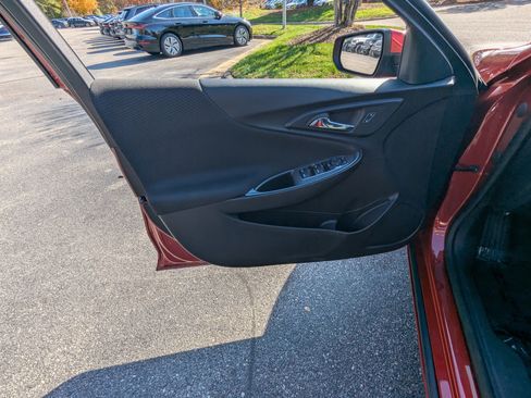 Used 2024 Chevrolet Malibu LT image 15