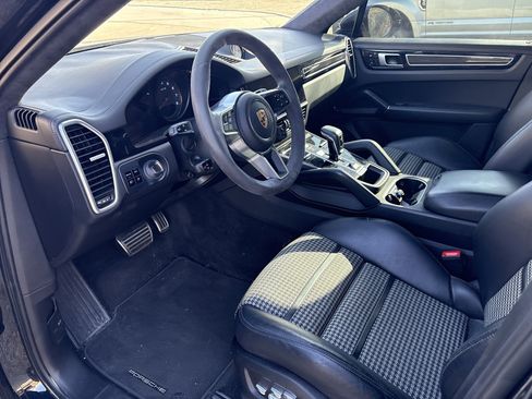 Used 2021 Porsche Cayenne GTS image 9