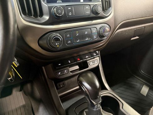 Used 2022 GMC Canyon AT4 image 82