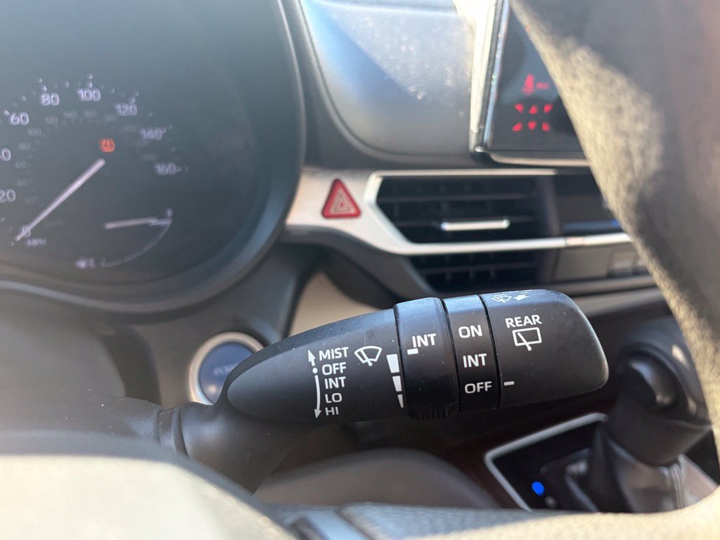 Used 2023 Toyota Sienna LE FWD image 43