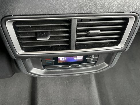 Used 2026 Volkswagen Atlas SE FWD image 24