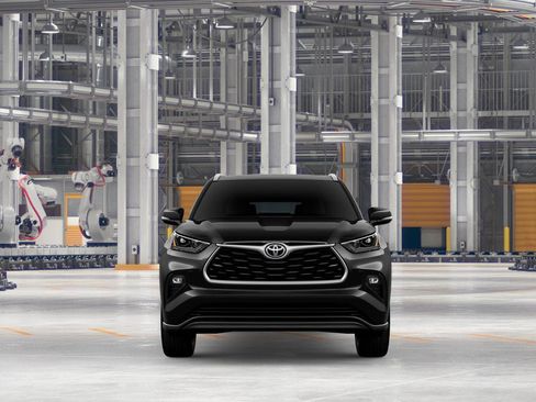 New 2026 Toyota Highlander XLE image 2