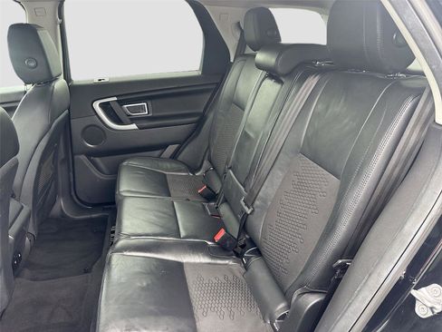 Used 2018 Land Rover Discovery Sport SE image 24