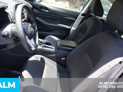 Used 2025 Nissan Altima 2.5 SV FWD image 10