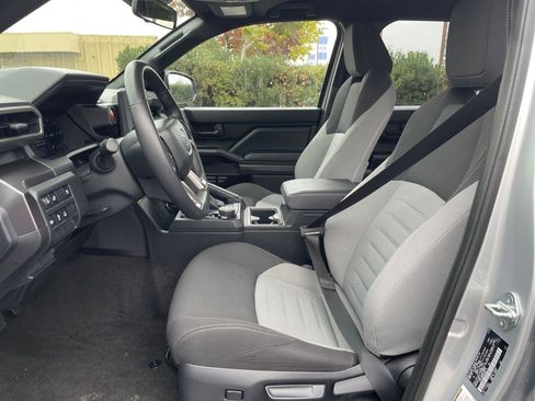 Used 2025 Toyota 4Runner TRD Off-Road image 27