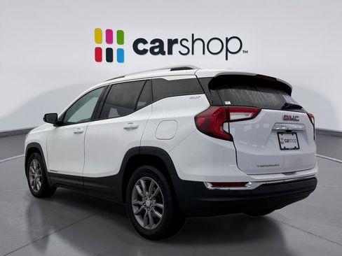 Used 2023 GMC Terrain SLT image 3