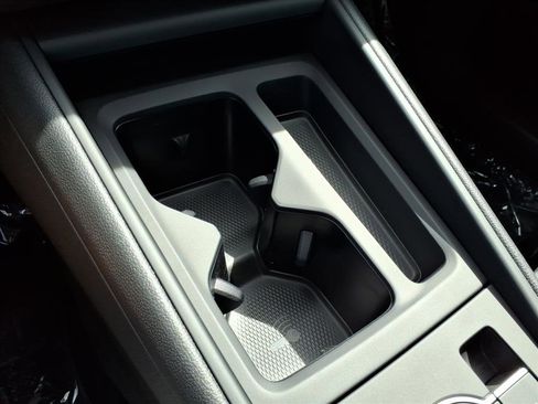 New 2026 Volkswagen Tiguan SE image 18