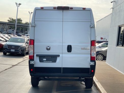 Used 2023 RAM ProMaster 2500 w/ Convenience Group FWD image 4