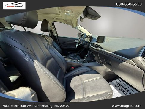 Used 2017 MAZDA MAZDA3 Touring FWD image 4