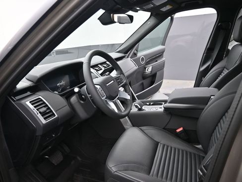 New 2025 Land Rover Discovery S AWD/4WD image 22