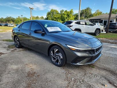 New 2025 Hyundai Elantra SEL w/ Cargo Package