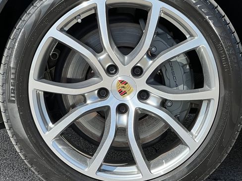 Used 2021 Porsche Cayenne S AWD/4WD image 16