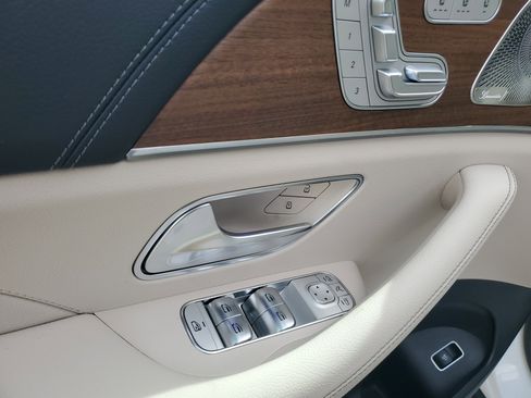 New 2026 Mercedes-Benz GLS 580 4MATIC image 22