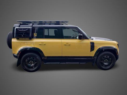 New 2026 Land Rover Defender 110 AWD/4WD image 5