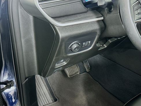Used 2023 Jeep Grand Cherokee L Limited AWD/4WD image 17