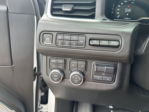 Used 2024 GMC Yukon Denali Ultimate image 30