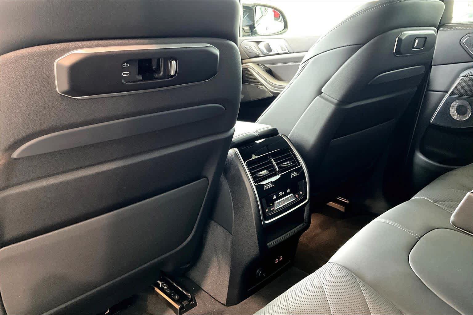 Used 2026 BMW X5 M60i AWD/4WD image 33