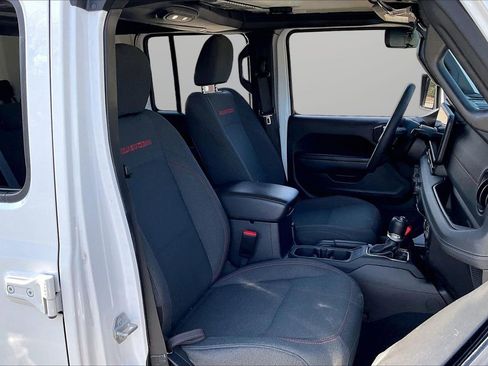 Certified 2025 Jeep Wrangler Unlimited Rubicon w/ Convenience Group image 23