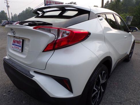 Used 2019 Toyota C-HR XLE FWD image 8