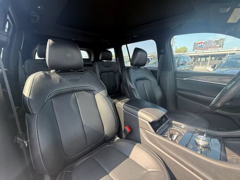 Used 2024 Jeep Grand Cherokee Overland AWD/4WD image 24