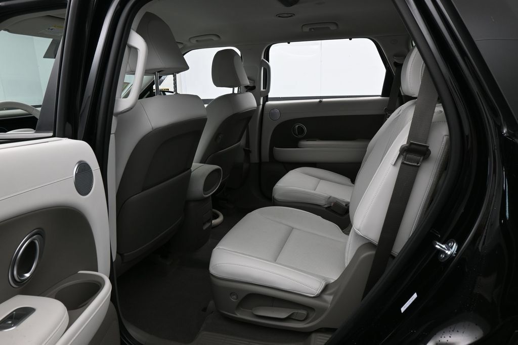 Used 2026 Hyundai Palisade SEL FWD image 36
