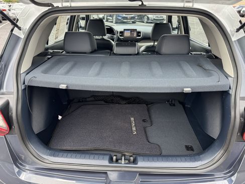 Used 2020 Hyundai Venue FWD image 13